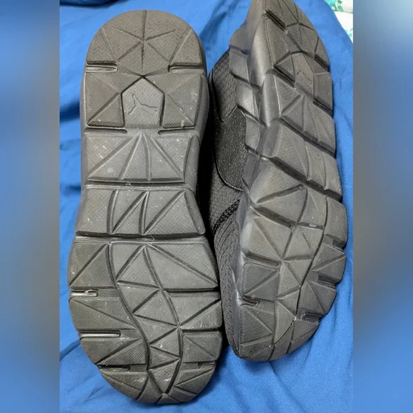 Puma Black Slip-On Sneakers Size 10 Zip Closure Like New - Picture 13 of 16